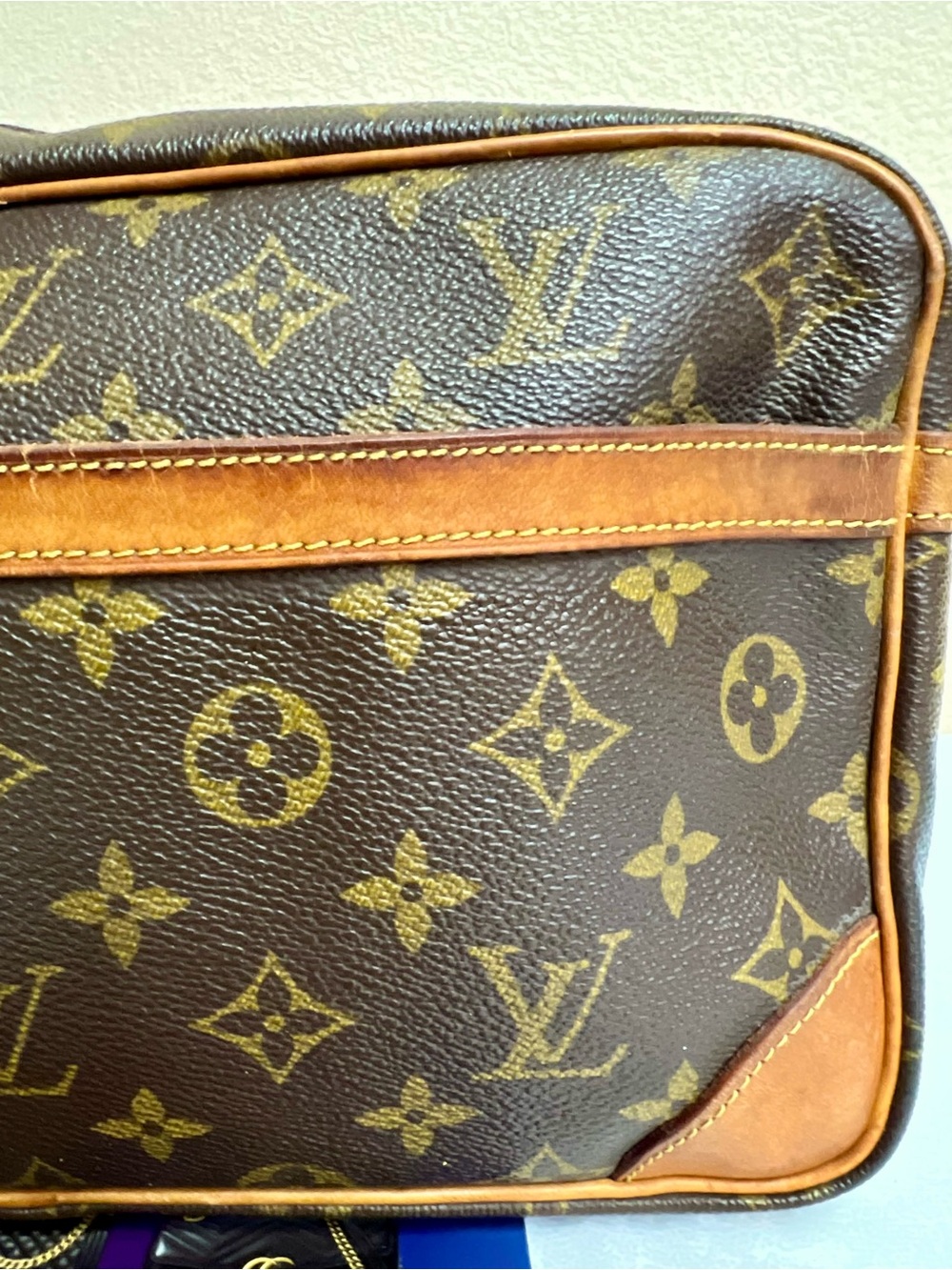 AUTH LOUIS VUITTON COMPIEGNE 28 CLUTCH - Picture 4 of 16